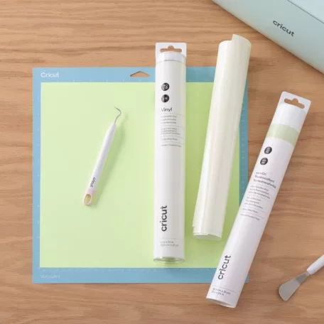 Cricut Vasalható fólia - Sötétben világító 30 cm x60 cm - Glow in the Dark - Iron-On (1 ív)