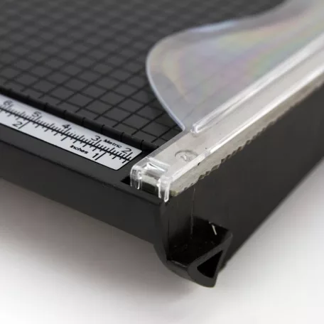 Tépett szélű lapok készítéséhez! Karos vágógép / Vágóasztal 8.5" (22 cm), Craft Guillotine / Tim Holtz Deckle Torn Edge Trimmer (1 db)