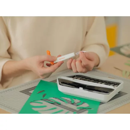 Fiskars Prémium precíziós faragó kés + penge készlet, Precision Cutting & Carving Set (1 csomag)