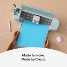 Cricut Öntapadós fólia - színváltós 30 cm x 61 cm - Cold-Activated Light Blue - Turquoise - Color-Changing Vinyl Permanent (1 ív)