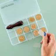 Spellbinders Tárolódoboz - Storage Box - Wax Bead (1 db)