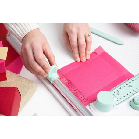 Sizzix Vágóasztal és Bordázó tábla - Scoring Board & Trimmer (1 db)