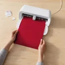 Cricut Joy Xtra Smart Vinyl Matt piros Tartós öntapadó fólia  24 cm x 91 cm  Matte Red Permanent (1 ív)