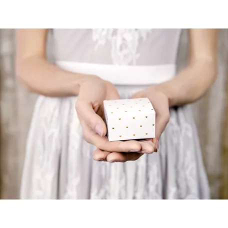 Doboz fehér, arany szív mintával 6x3.5x5.5cm (10 db)