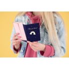 Üdvözlőlap Szivárvány kitűzővel