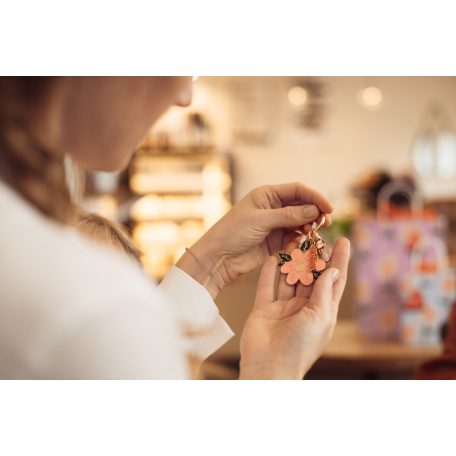 Üdvözlőlap kulcstartóval „Love You Mom”