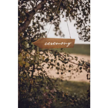 Fa útjelző tábla "Ceremony"