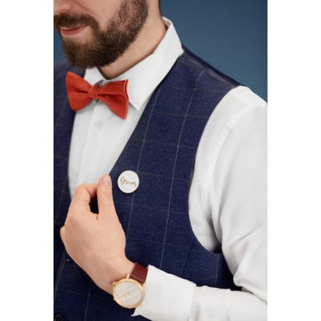 Üdvözlőlap kitűzővel „Groom” (Vőlegény) Legénybúcsúra