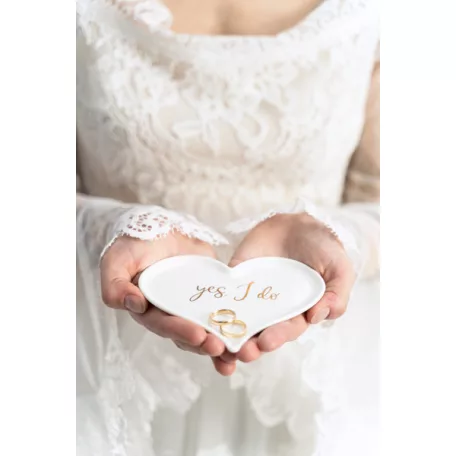 Porcelán esküvői gyűrűtartó tálka – Szív alakú