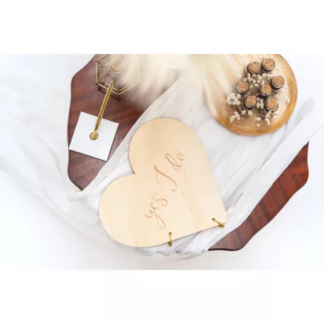 Fa vendégkönyv - Szív alakú