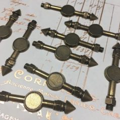   Fém díszítőelem MF109, Clock Hands 1.2 / MitForm Metal Trinkets (1 db)