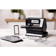   Sizzix Sidekick Mini Vágó- és Domborítógép Sidekick Starter Kit - Black by Tim Holtz (1 csomag)