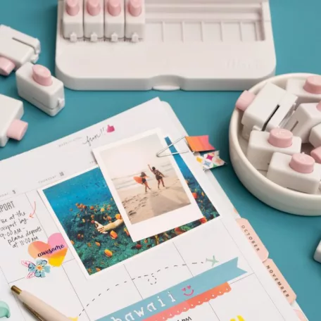 Betűlyukasztó készlet , Word Punch Board - Lowercase / WRMK Punch Board (1 csomag)