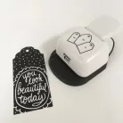 Címke mintalyukasztó , 3-in-1 Tag punch scallop circle / PF Punch (1 db)