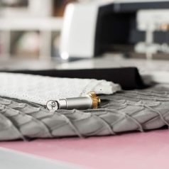   Cricut görgőfejes vágókés textilhez , Rotary Blade + Drive Housing / Cricut Machine Tools (1 db)