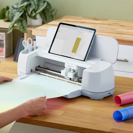 Vasalható fólia 33 cm x 2,7 m, Holographic Blue / Cricut Smart Iron-On (1 ív)